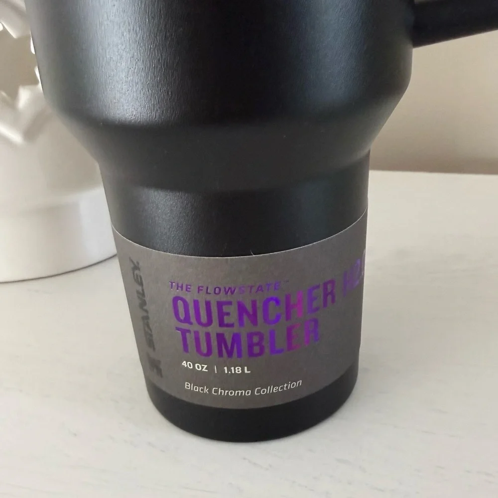 Stanley Black Chroma Quencher H2.0 Flowstate Tumbler 40 oz - Picture 4 of 7